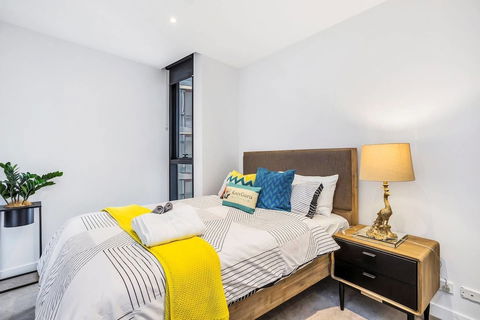 FV Iconic Designer APT, Parking, Near CBD Qfv147-14 - Australian Directory 6