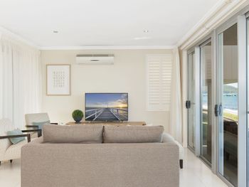 Soldiers Point Road 2 163 Seaside Splendour - Australian Directory 0