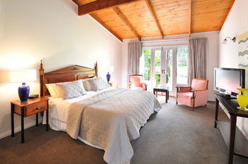 Araluen Lodge & Villas - Australian Directory 4