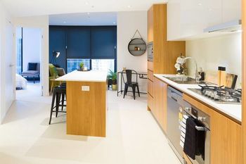 Brand New Heart Of City Executive Apartment - Australian Directory 3