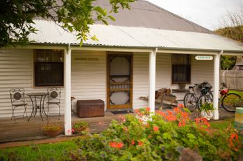 Davidsons Cottage - Australian Directory 0