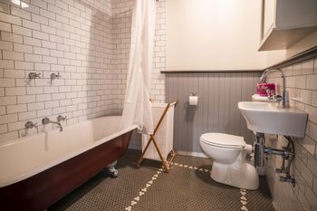 Hill End Historic Cottages - Australian Directory 6