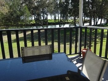 Lakeside Getaway - Australian Directory 4