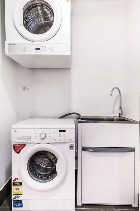 F03-darling Harbour 1 BDR APT - Australian Directory 5