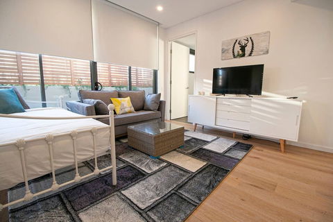 F03-darling Harbour 1 BDR APT - Australian Directory 1