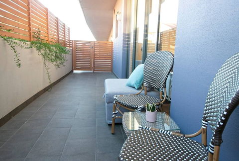 F03-darling Harbour 1 BDR APT - Australian Directory 6