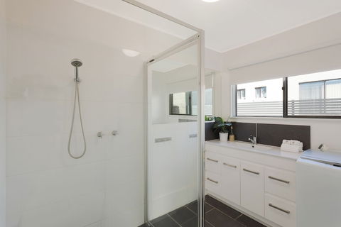 Bungo Beach House Pet Friendly House - Australian Directory 5