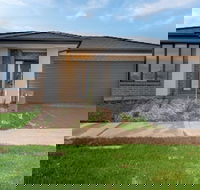Resortstyle 4BR House With Parkingwerribee - Australian Directory