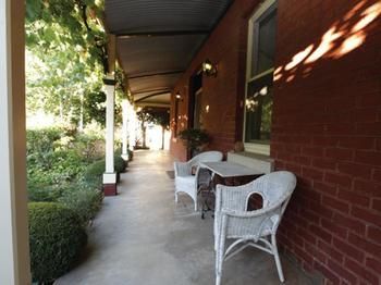 La Pausa - Australian Directory 1