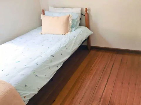 Sun, Beach, Shops, Wifi, Netflix - Australian Directory 3