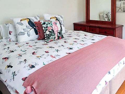 Sun, Beach, Shops, Wifi, Netflix - Australian Directory 1