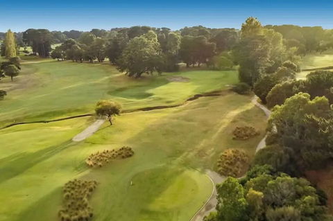 Sun, Beach, Shops, Wifi, Netflix - Australian Directory 0