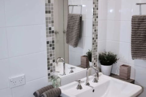 Stylish Mod Apt Near CBD Free Parking - Australian Directory 4
