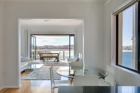 Ultimate Bondi Escape - Australian Directory 3