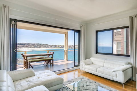 Ultimate Bondi Escape - Australian Directory 0