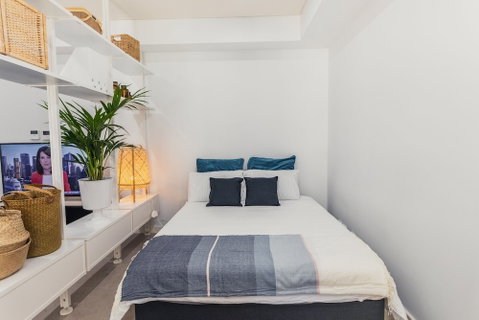Mascot Apartment - Australian Directory 1