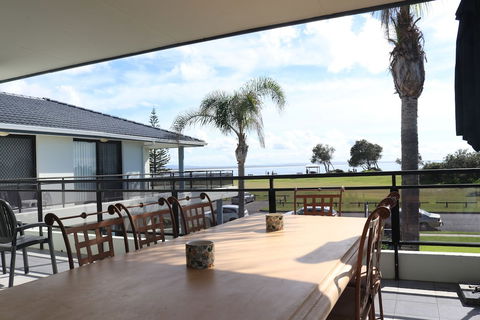 Hi Surf Unit 3 - Australian Directory 1
