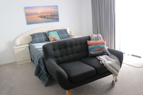 Hi Surf Unit 3 - Australian Directory 2
