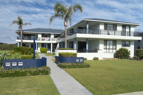 Hi Surf Unit 3 - Australian Directory 0