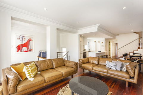 Cottesloe Aqua Retreat - Executive Escapes - Australian Directory 1