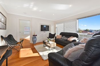 Spacious & Bright 4 Bedroom Home - Australian Directory 0