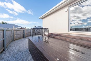 Spacious & Bright 4 Bedroom Home - Australian Directory 3