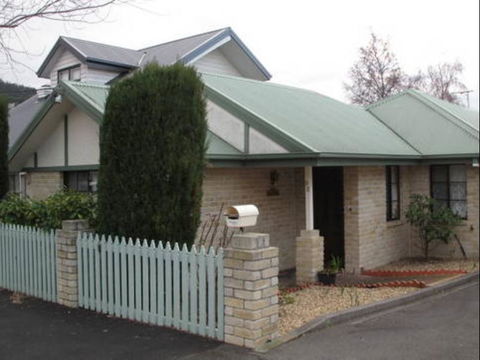 Twin Pines Cottage On Lansdowne - Australian Directory 2
