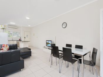Sandy Point Road Unit 337 265 Pacific Blue - Australian Directory 3