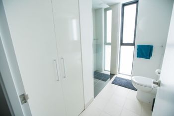 Spacious Apartment Close To Melbourne CBD - Australian Directory 5