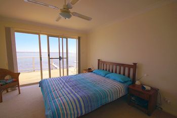 Luxury Waterfront House - Australian Directory 4