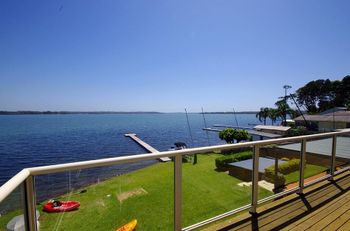Luxury Waterfront House - Australian Directory 5