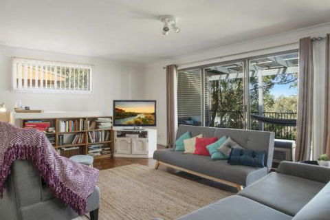 BEACH WITHIN REACH - Australian Directory 1