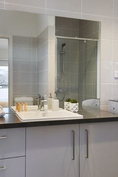 Bright & Updated 1 Bedroom Apartment - Australian Directory 3
