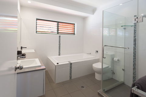 Casuarina 13 On Hamilton Island - Australian Directory 3