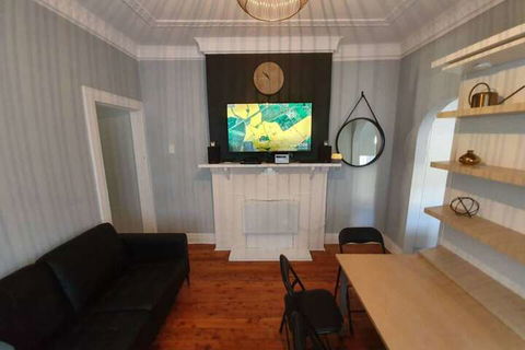 Incredible Location 2 Bedroom Bondi Beach Apartment - Australian Directory 5