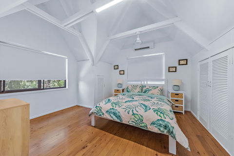 Coastal Cottage - Cannonvale - Australian Directory 4