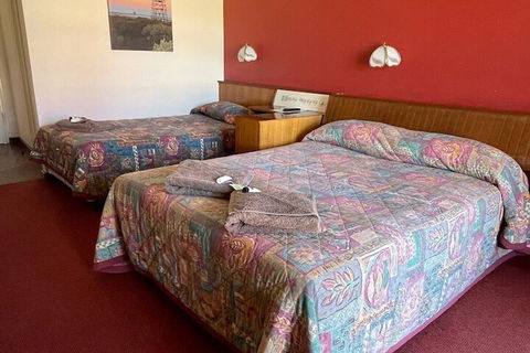Lake Lefroy Motel & Bar - Australian Directory 5