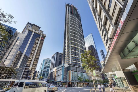 Oaks Aurora Tower - Australian Directory 3