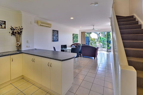 Sunset Waters Apartments - Australian Directory 4