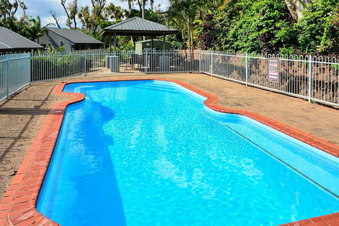 Sunset Waters Apartments - Australian Directory 1