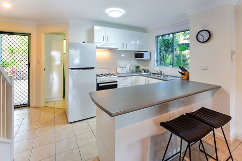 Sunset Waters Apartments - Australian Directory 3