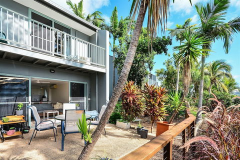 Sunset Waters Apartments - Australian Directory 0
