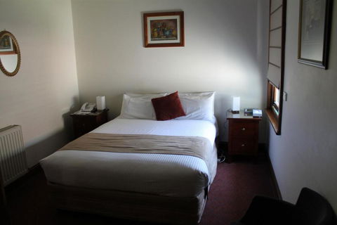 The Dormie House - On The Golf Course - Australian Directory 4
