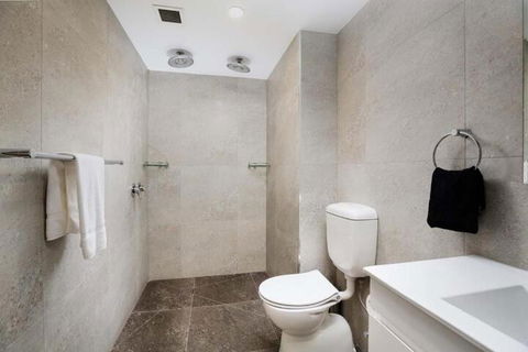 Nautilos On The Harbour - Australian Directory 6