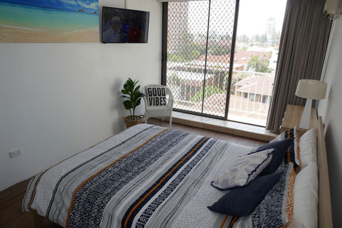 Queensleigh Apartment - Australian Directory 6