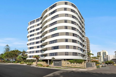 Breeze Mooloolaba - Australian Directory 3