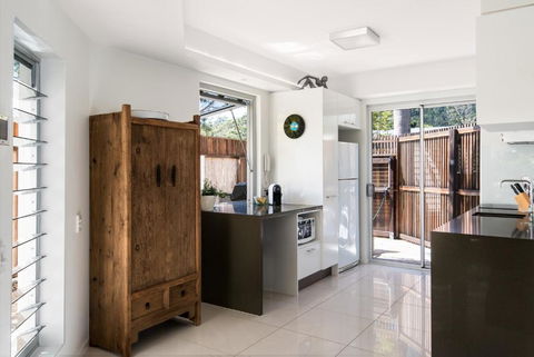Park Cove - Australian Directory 1