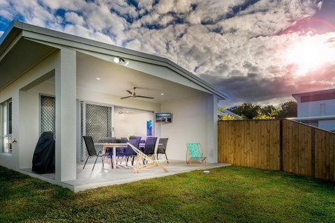 Blue Lagoon Villa B - Australian Directory 1