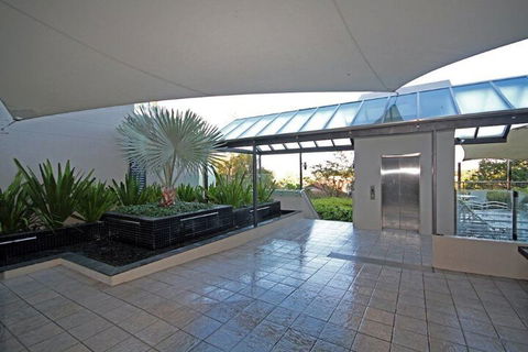 No 1 In Hastings Street - Australian Directory 2