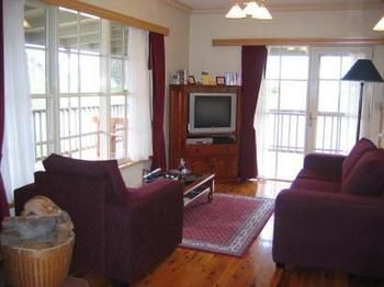 Buttercup Cottage & Private Apartment - Australian Directory 5